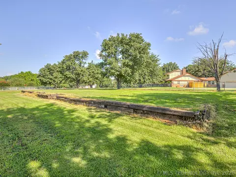 Exterior - 13601 E 96th St N, Owasso, OK 74055 photo 11 of 12