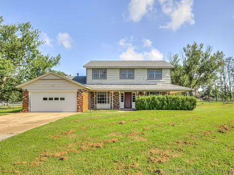 Exterior - 13601 E 96th St N, Owasso, OK 74055 photo 5 of 12