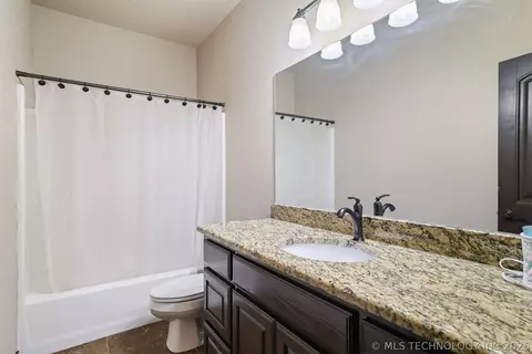 Bath - 3488 Bryan Rd, Durant, OK 74701 photo 3 of 3