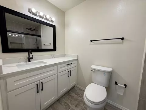 Bath - 1146 E 50th Place North N, Tulsa, OK 74126 photo 3 of 4