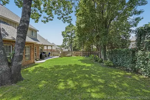 Exterior - 7813 E 99th Pl, Tulsa, OK 74133 photo 4 of 5