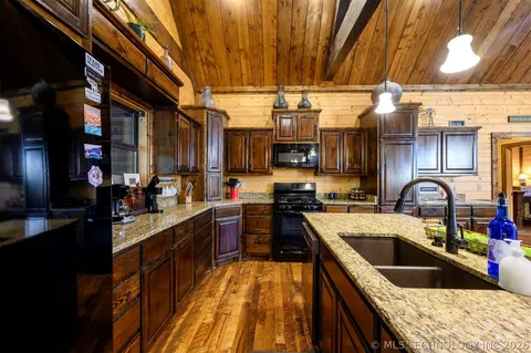 47 Red Berry Trl, Broken Bow, OK 74728 photo 12