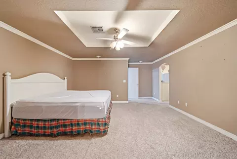 Bedroom - 61050 E 340 Rd, Grove, OK 74344 photo 1 of 4