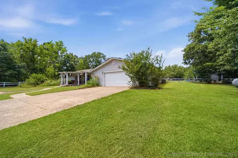 Exterior - 61050 E 340 Rd, Grove, OK 74344 photo 3 of 11