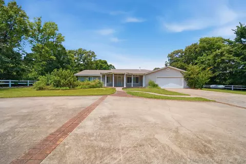 Exterior - 61050 E 340 Rd, Grove, OK 74344 photo 2 of 11