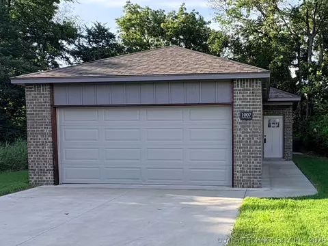 1007 E Young Pl, Tulsa, OK 74106
