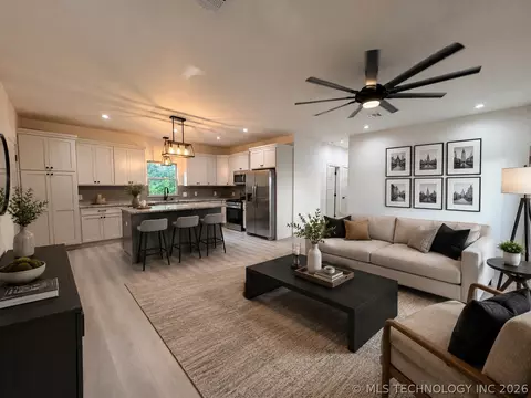 Living - 1007 E Young Pl, Tulsa, OK 74106 photo 1 of 2