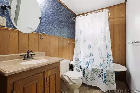 Bath - 1103 N 5th, Durant, OK 74701 photo 3 of 3