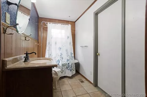 Bath - 1103 N 5th, Durant, OK 74701 photo 2 of 3