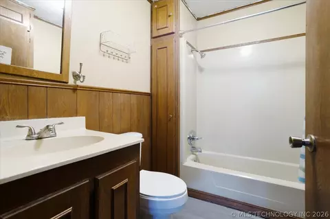 Bath - 1103 N 5th, Durant, OK 74701 photo 1 of 3