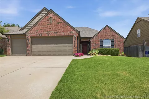 2716 W Pensacola St, Broken Arrow, OK 74011