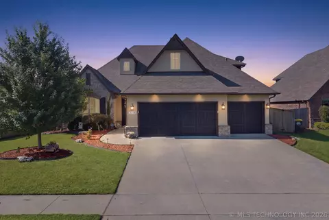 2114 W 117th Pl S, Jenks, OK 74037