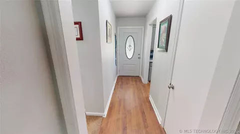 Entry Way - 1427 Pine, Ada, OK 74820 photo 2 of 3