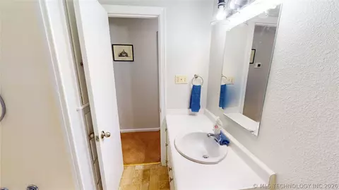 Bath - 1427 Pine, Ada, OK 74820 photo 1 of 1