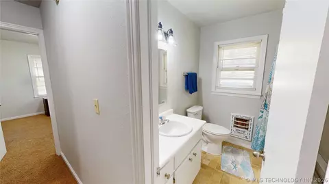 Entry Way - 1427 Pine, Ada, OK 74820 photo 3 of 3