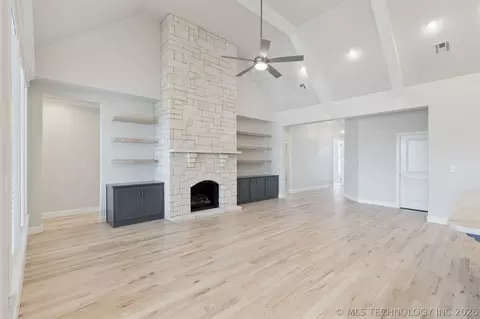Living - 754 E 149th St S, Glenpool, OK 74033 photo 2 of 5