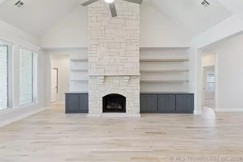 Living - 754 E 149th St S, Glenpool, OK 74033 photo 1 of 5