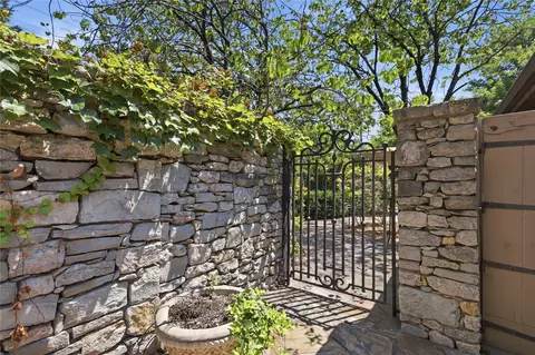 Exterior - 1508 E 31st St, Tulsa, OK 74105 photo 4 of 16