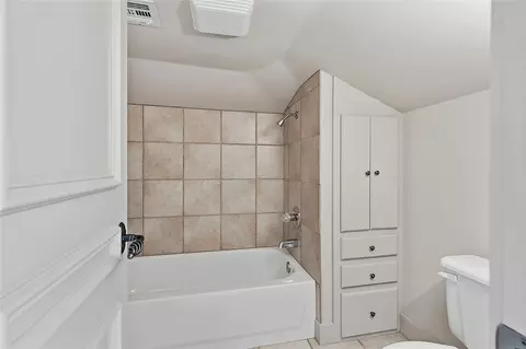 Bath - 1508 E 31st St, Tulsa, OK 74105 photo 7 of 7