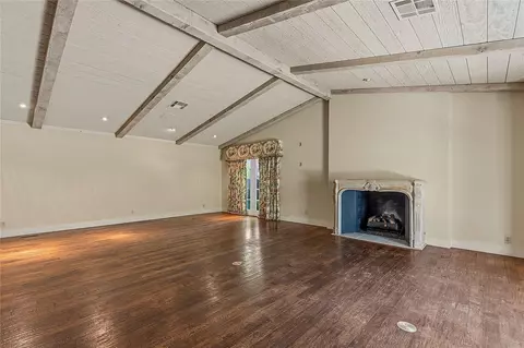 Living - 1508 E 31st St, Tulsa, OK 74105 photo 8 of 10