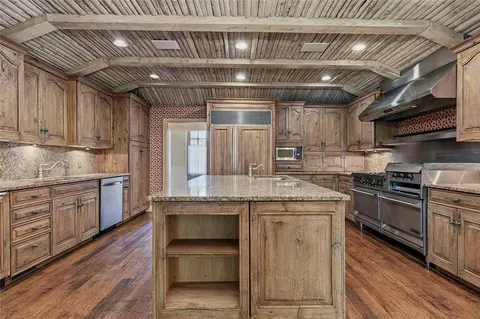 Kitchen - 1508 E 31st St, Tulsa, OK 74105 photo 3 of 6