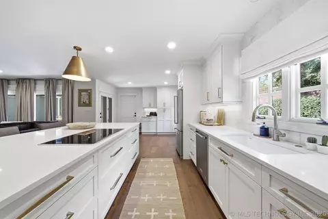 Kitchen - 3319 E 99th St, Tulsa, OK 74137 photo 5 of 11