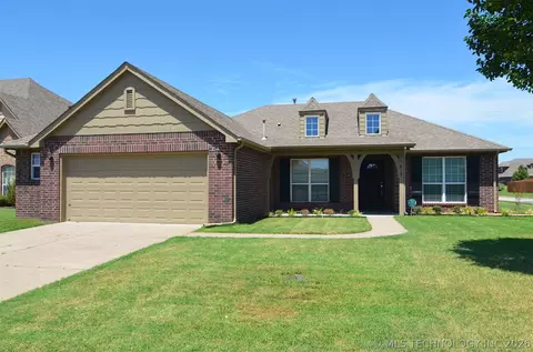 11613 E 105th St N, Owasso, OK 74055