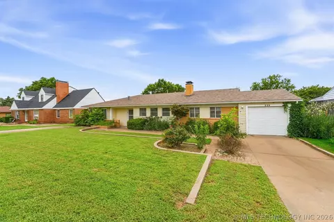 225 SE Rockwood Ave, Bartlesville, OK 74006