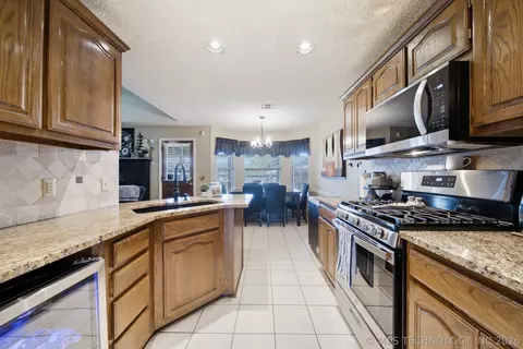 Kitchen - 8809 E 95th St, Tulsa, OK 74133 photo 2 of 3