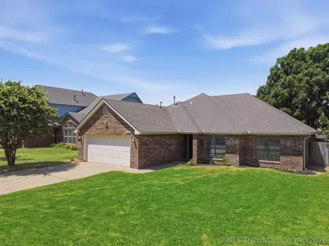 Exterior - 8809 E 95th St, Tulsa, OK 74133 photo 2 of 3