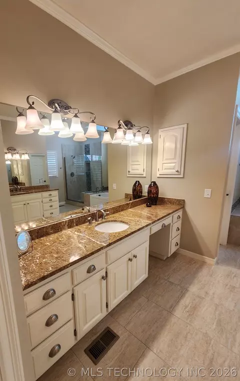 Bath - 5101 E 79th St, Tulsa, OK 74136 photo 1 of 6