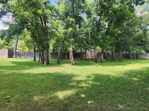 Exterior - 5101 E 79th St, Tulsa, OK 74136 photo 5 of 5