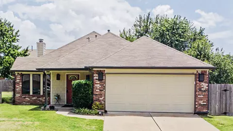 13030 E 77th Ct, Owasso, OK 74055