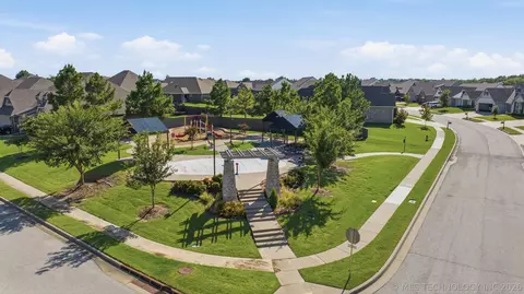 View/Area - 2016 E 132nd Pl S, Bixby, OK 74008 photo 4 of 6