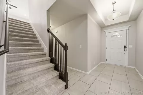 Entry Way - 2016 E 132nd Pl S, Bixby, OK 74008 photo 2 of 9