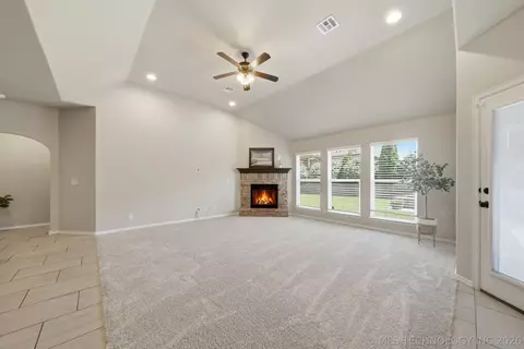 Living - 2016 E 132nd Pl S, Bixby, OK 74008 photo 2 of 3