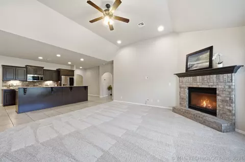 Living - 2016 E 132nd Pl S, Bixby, OK 74008 photo 3 of 3