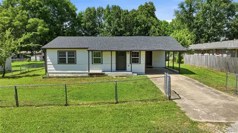 30419 S 150th St, Coweta, OK 74429