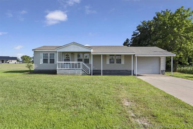 455 W 10th Ave, Welch, OK 74369
