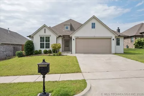 2415 W Kingsport Ct S, Broken Arrow, OK 74011
