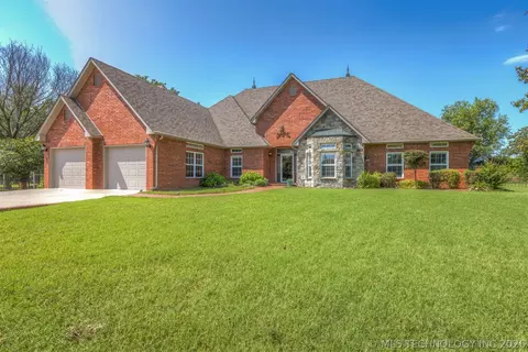 612 S Tallchief Ct, Skiatook, OK 74070