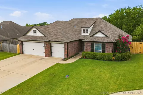 8426 N 76th East Ave, Owasso, OK 74055
