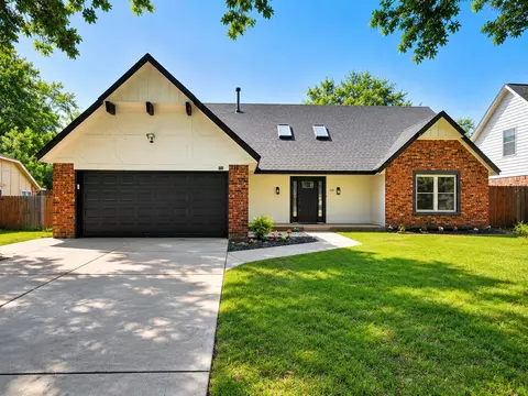 304 W Albuquerque St S, Broken Arrow, OK 74011
