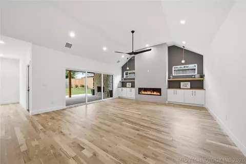 Living - 2405 E 26th St, Tulsa, OK 74114 photo 4 of 5