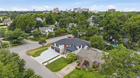 View/Area - 2405 E 26th St, Tulsa, OK 74114 photo 4 of 6