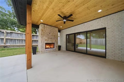 Exterior - 2405 E 26th St, Tulsa, OK 74114 photo 2 of 8