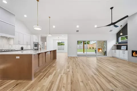 Living - 2405 E 26th St, Tulsa, OK 74114 photo 2 of 5