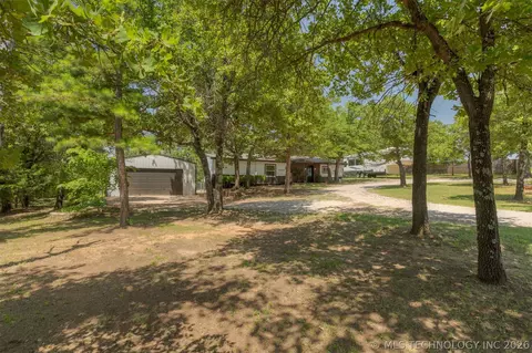 9209 Sleepy Hollow Dr, Newalla, OK 74857
