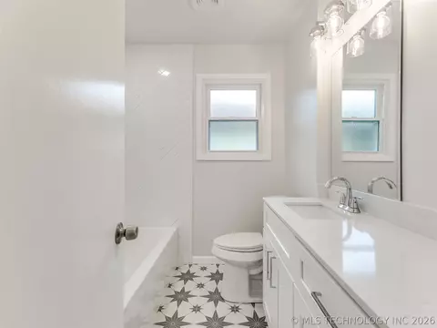 Bath - 4539 E 38th Pl, Tulsa, OK 74135 photo 2 of 3