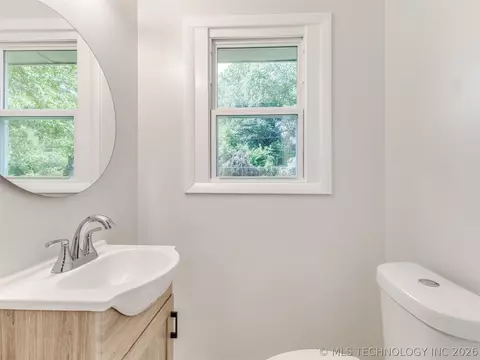 Bath - 4539 E 38th Pl, Tulsa, OK 74135 photo 1 of 3